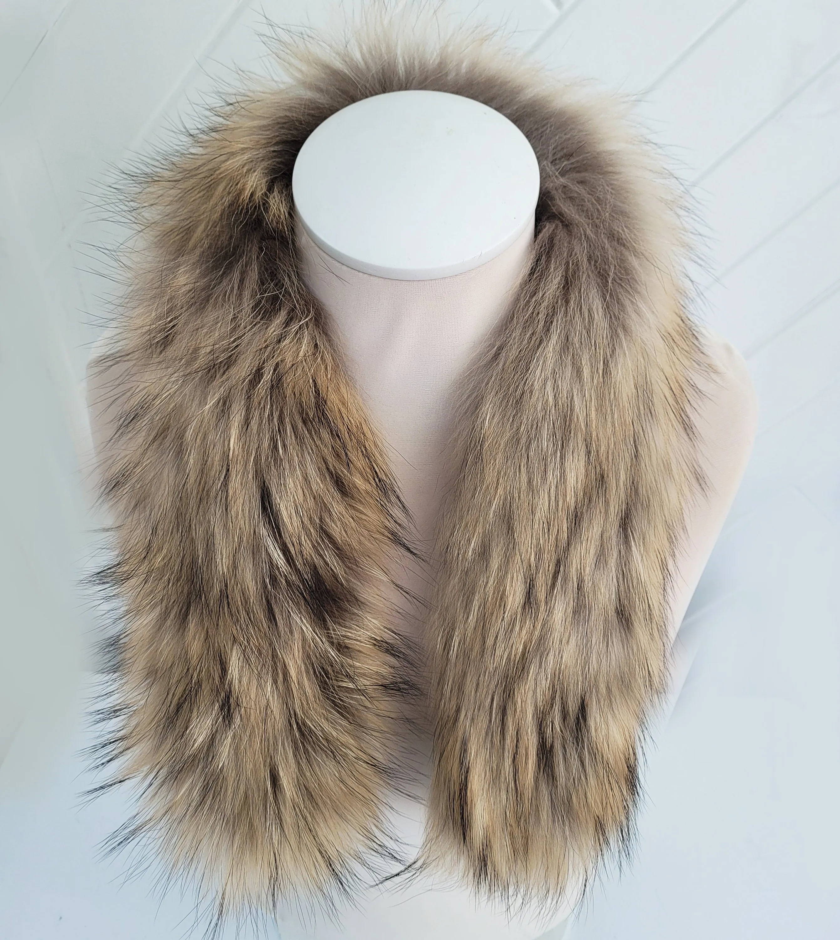 READY to SHIP, 70-80 X2 cm Real Raccoon Fur Collar, Fur Trim for Hoodies, Raccoon Fur Collar, Fur Scarf, Fur Ruff, Raccoon Fur Hood