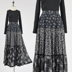 Vintage 80s Black and White Floral Full Tiered Prairie Peasant Boho Maxi Skirt size M